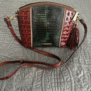Gently used Brahmin crossbody bag!